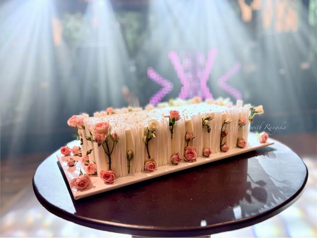 Custom wedding cake by Cake by O2, Colombo