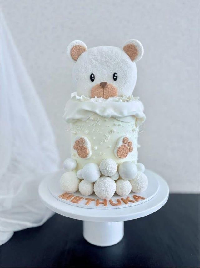 Custom birthday cake by Cake by O2, Colombo