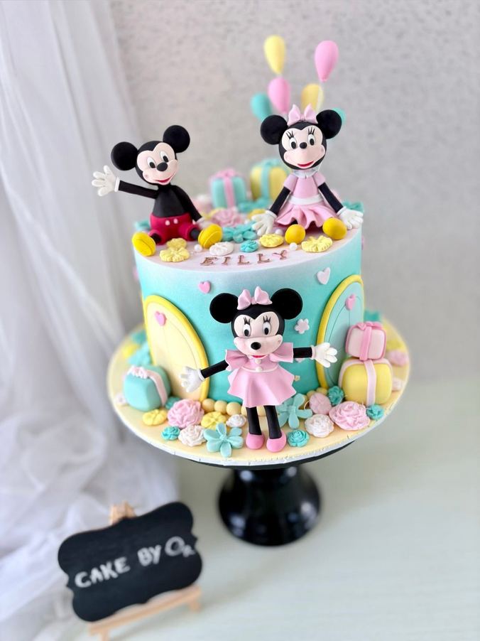 Custom birthday cake by Cake by O2, Colombo